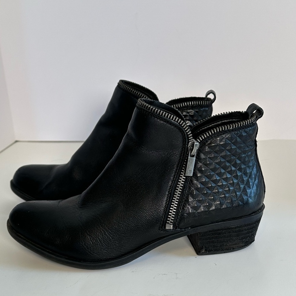 Lucky Brand Black Leather Quilted Detail Side Zip Booties Sz 7.5 M